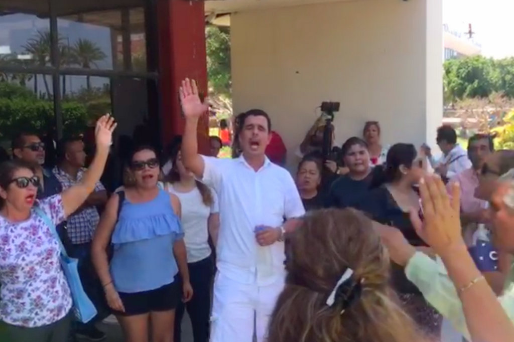 ¿Fueron ilegales las alabanzas de los cristianos afuera del Congreso del Estado para evitar el matrimonio igualitario?