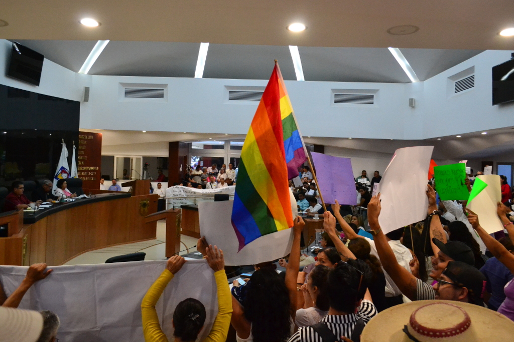 Presentan iniciativa para legalizar el matrimonio igualitario en BCS