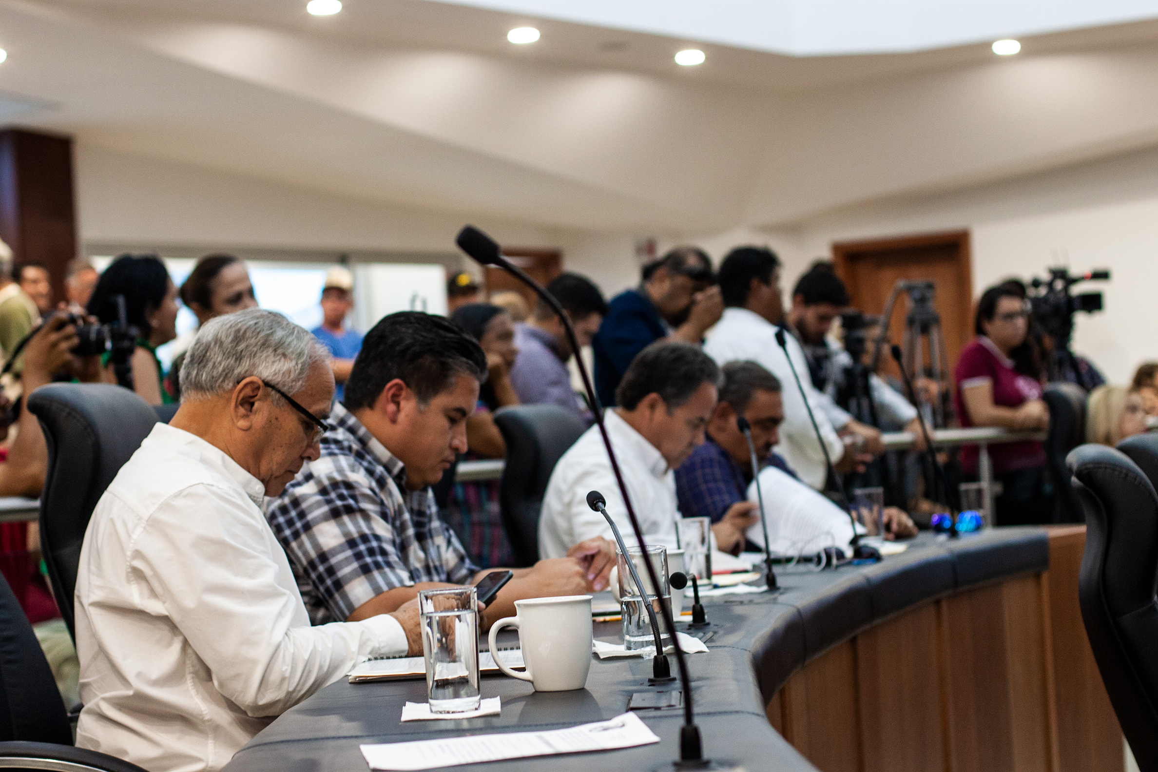 Covid-19, fanfarrias, corrupción e intervención policial: así inició sesiones el Congreso de BCS