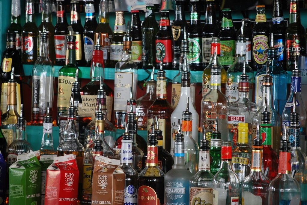 Aplicarán operativo “alcoholímetro amigo” en bares de La Paz