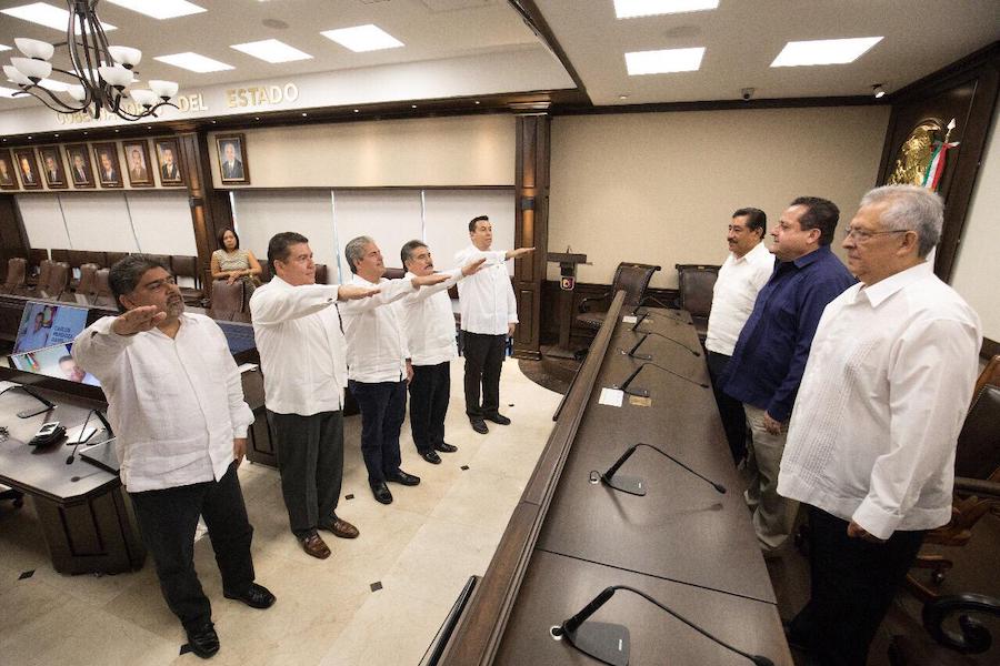 Realiza gobernador cambios de su gabinete educativo