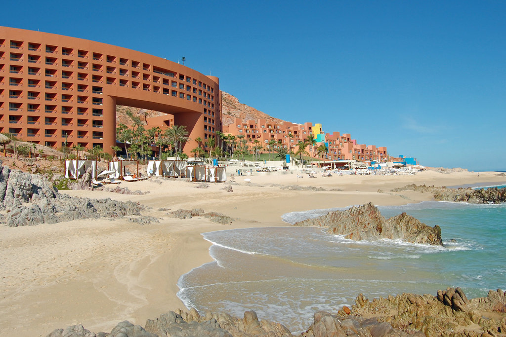 28 turistas extranjeros no contagiaron de COVID-19 a empleados de hotel: FITURCA