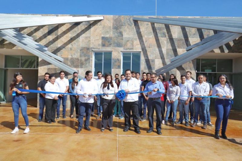 ENTREGA GOBERNADOR OBRAS POR 26 MDP EN LA UNIVERSIDAD TECNOLÓGICA DE LA PAZ