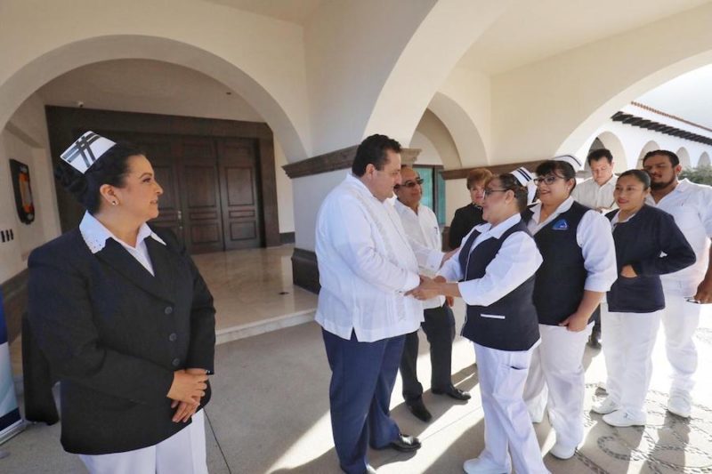 En BCS hay 2 mil 500 profesionales de la salud