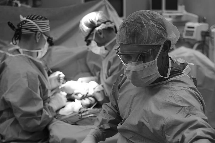 Gobierno de BCS incrementa sueldos de médicas y enfermeros