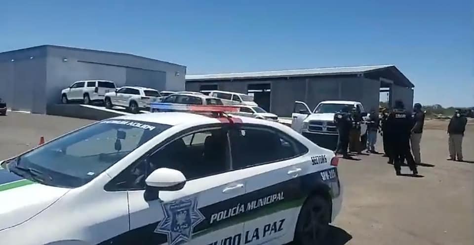 En La Paz, sospechosos disparan contra unidades policiacas para escapar