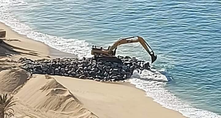¿Waldorf Astoria modifica playa sin permiso municipal en Los Cabos?