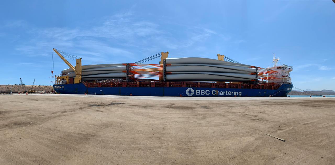 Arriban primeras turbinas de central eólica de La Paz