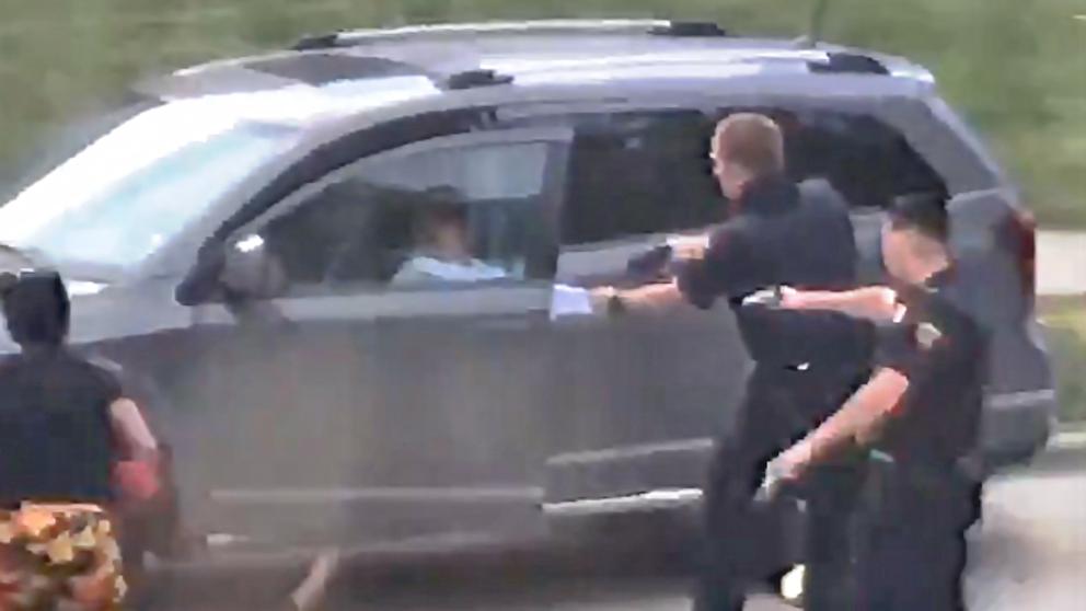 Policía dispara en siete ocasiones contra afroamericano en Wisconsin