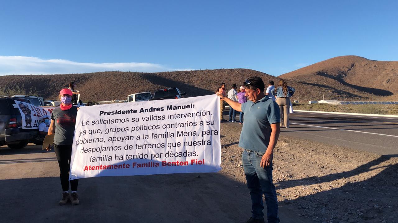 Familia Benton pide ayuda a AMLO para detener despojo en Pichilingue