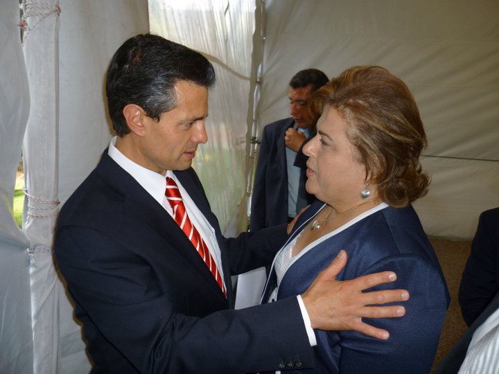 Por si acaso, Esthela Ponce se ampara para evitar orden de aprehensión