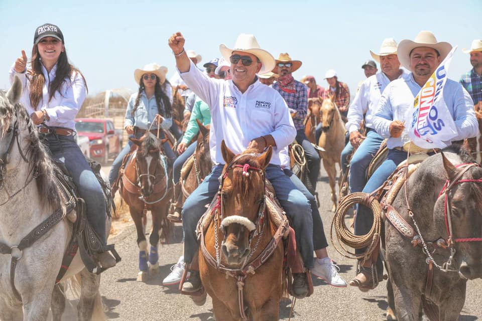 Pelayo compra al contado 3 ranchos en un mismo día