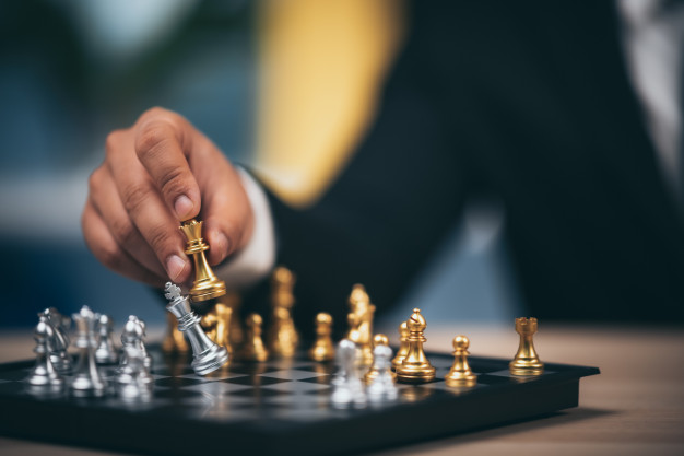 Mueven las negras: Asesinatos y ajedrez (2da parte)