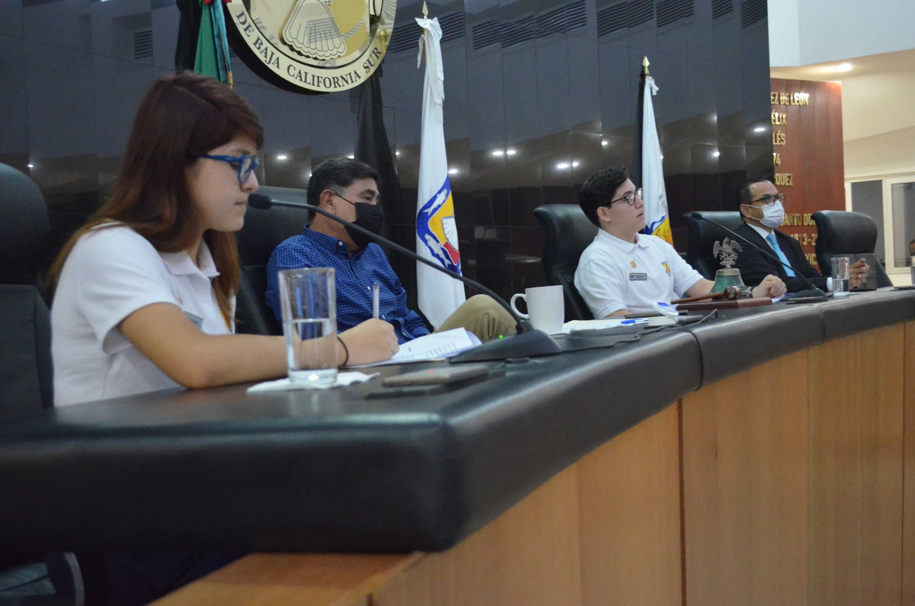 Del parlamento juvenil al encuentro de escritores de BCS