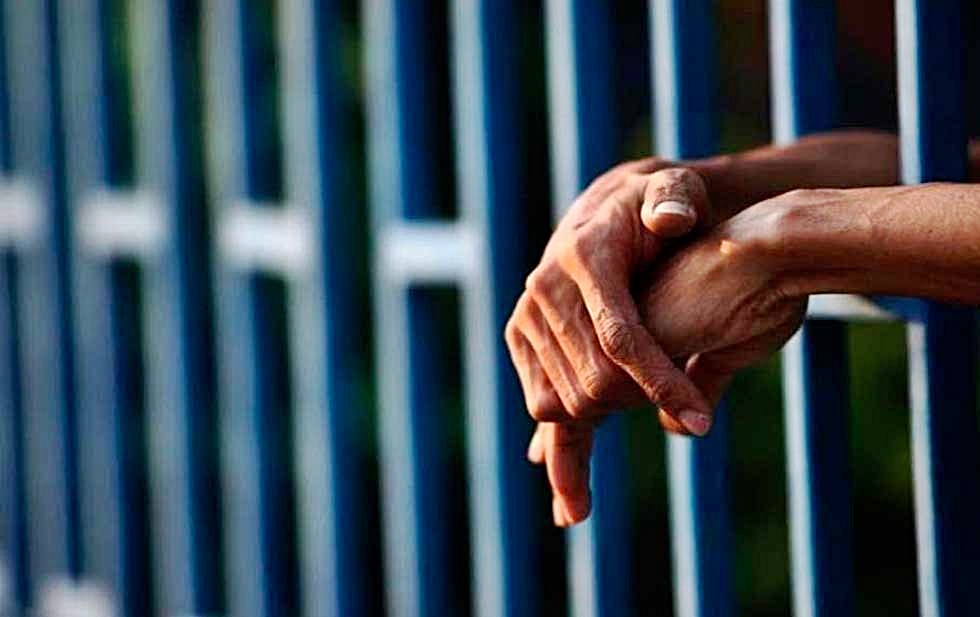 Llenan prisiones de BCS con internos sin sentencia