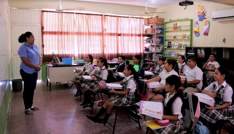 Gabriela Montoya reconoce labor de maestros y maestras durante los años de pandemia