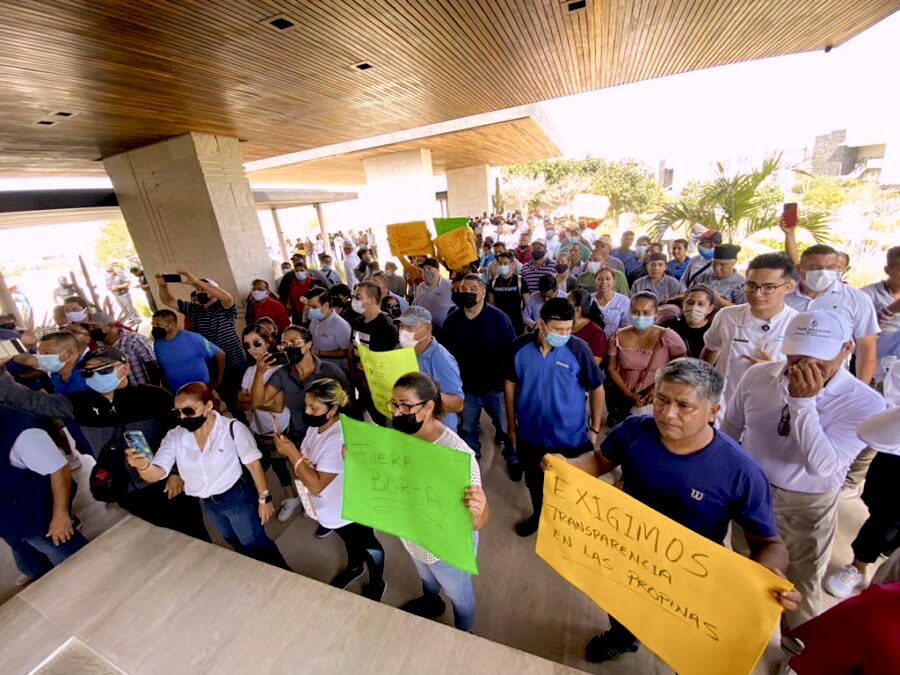 Tras un paro y dos manifestaciones, se respetará propina de trabajadores del Four Seasons