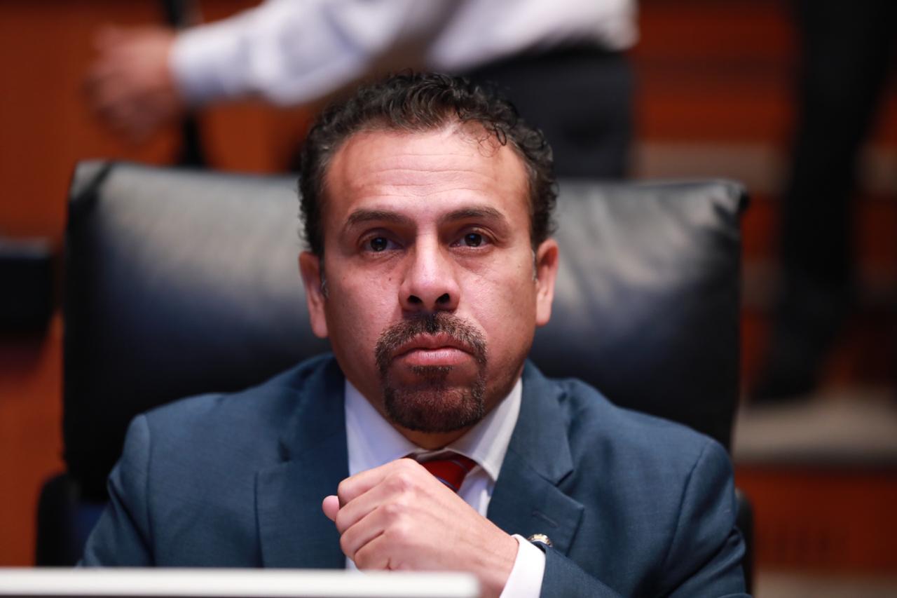 Senador Ricardo Velázquez responde a sospechas de plagio