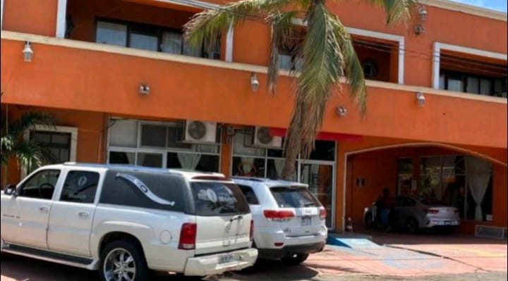 Personal de limpieza encuentra muerto a huésped de hotel Oasis en La Paz