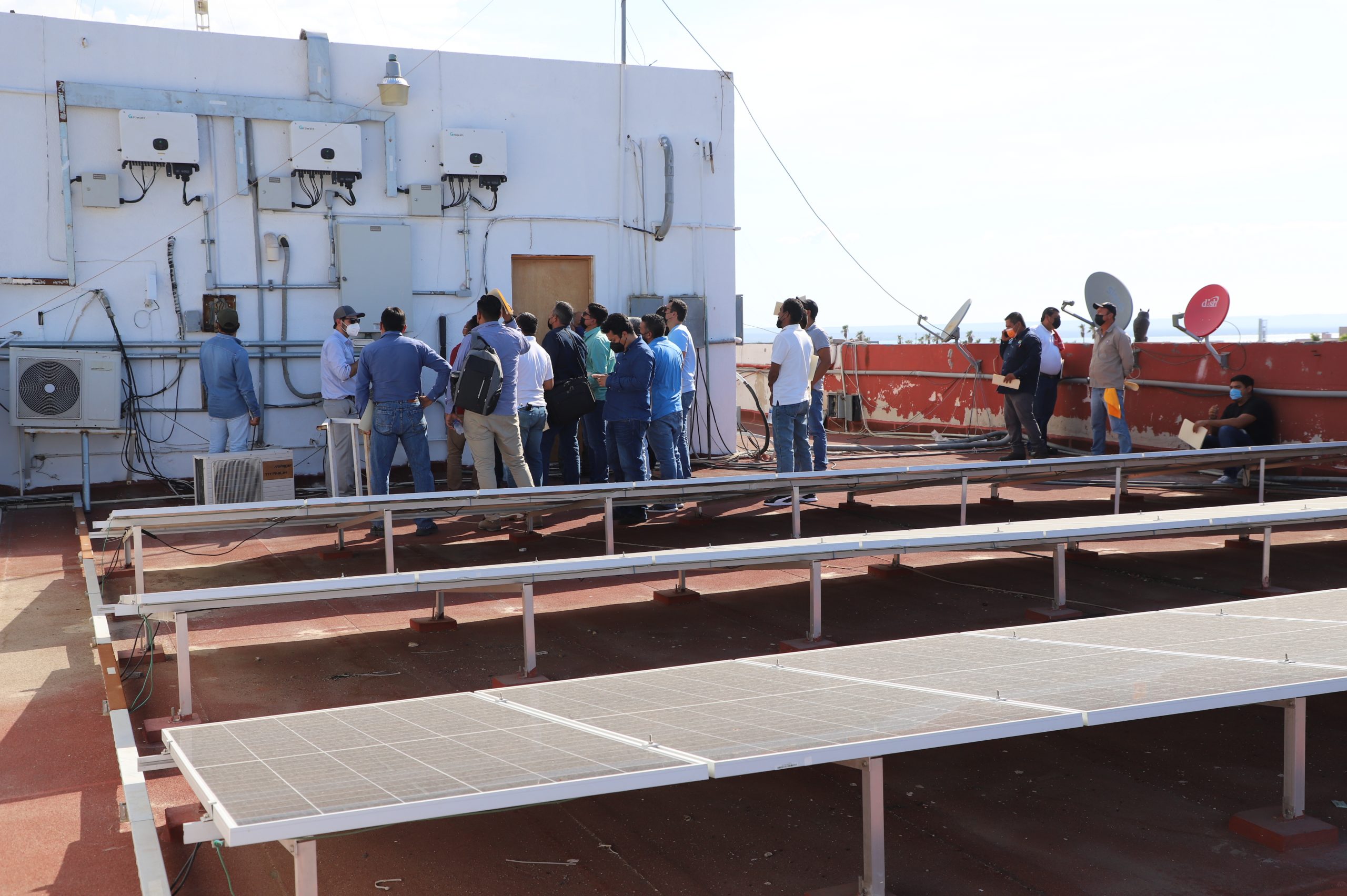 Capacita Gobierno Estatal a personal que operará los paneles solares en instalaciones públicas