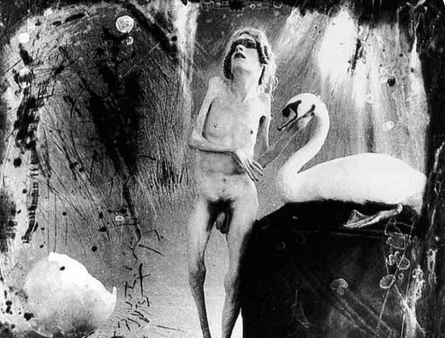 Una tras otra el devenir atroz