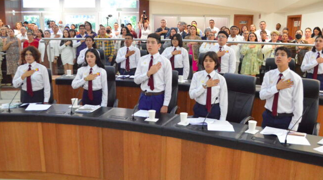 Jóvenes se hacen oír: piden atención a situación de embarazos no deseados, violencia y suicidio