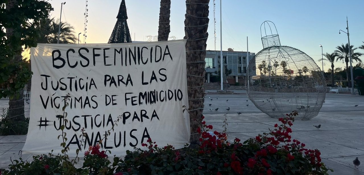 Protestan por 2 años de impunidad en el feminicidio de Analuisa en La Paz