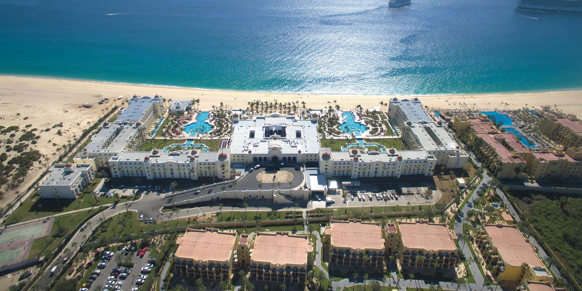 Asaltan y agreden sexualmente a mujer en hotel 5 estrellas de Los Cabos