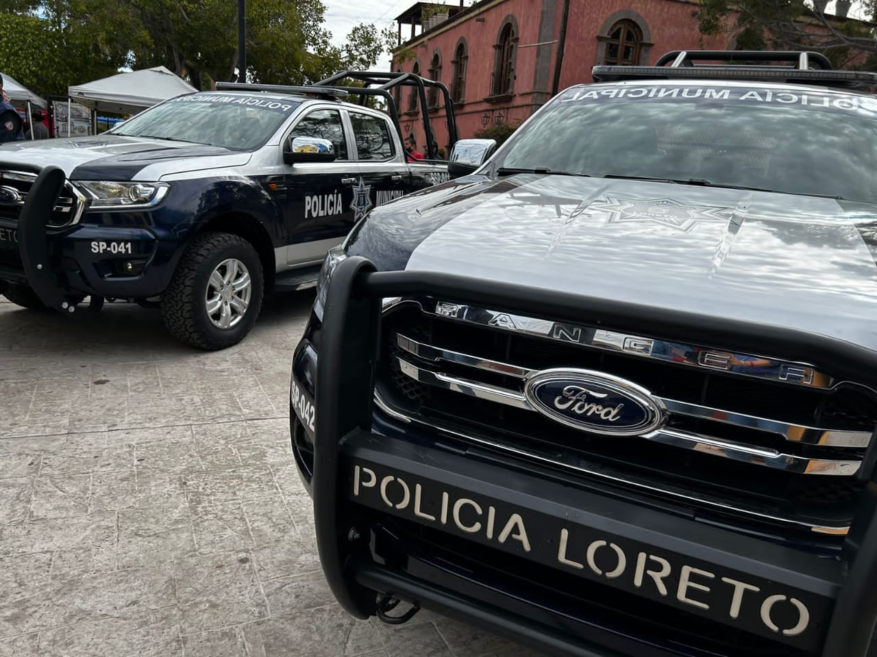 Gobierno de BCS entrega 2 patrullas al municipio de Loreto