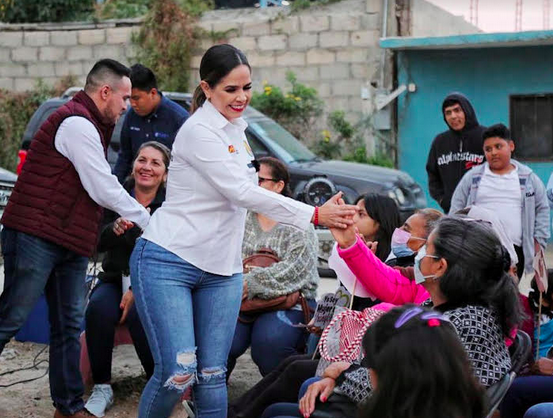 Gabriela Montoya promueve programa de mujeres en colonia Esperanza
