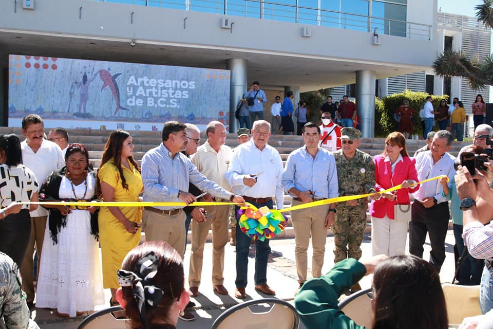 Inauguran muestra estatal «Artesanos y Artistas de BCS»