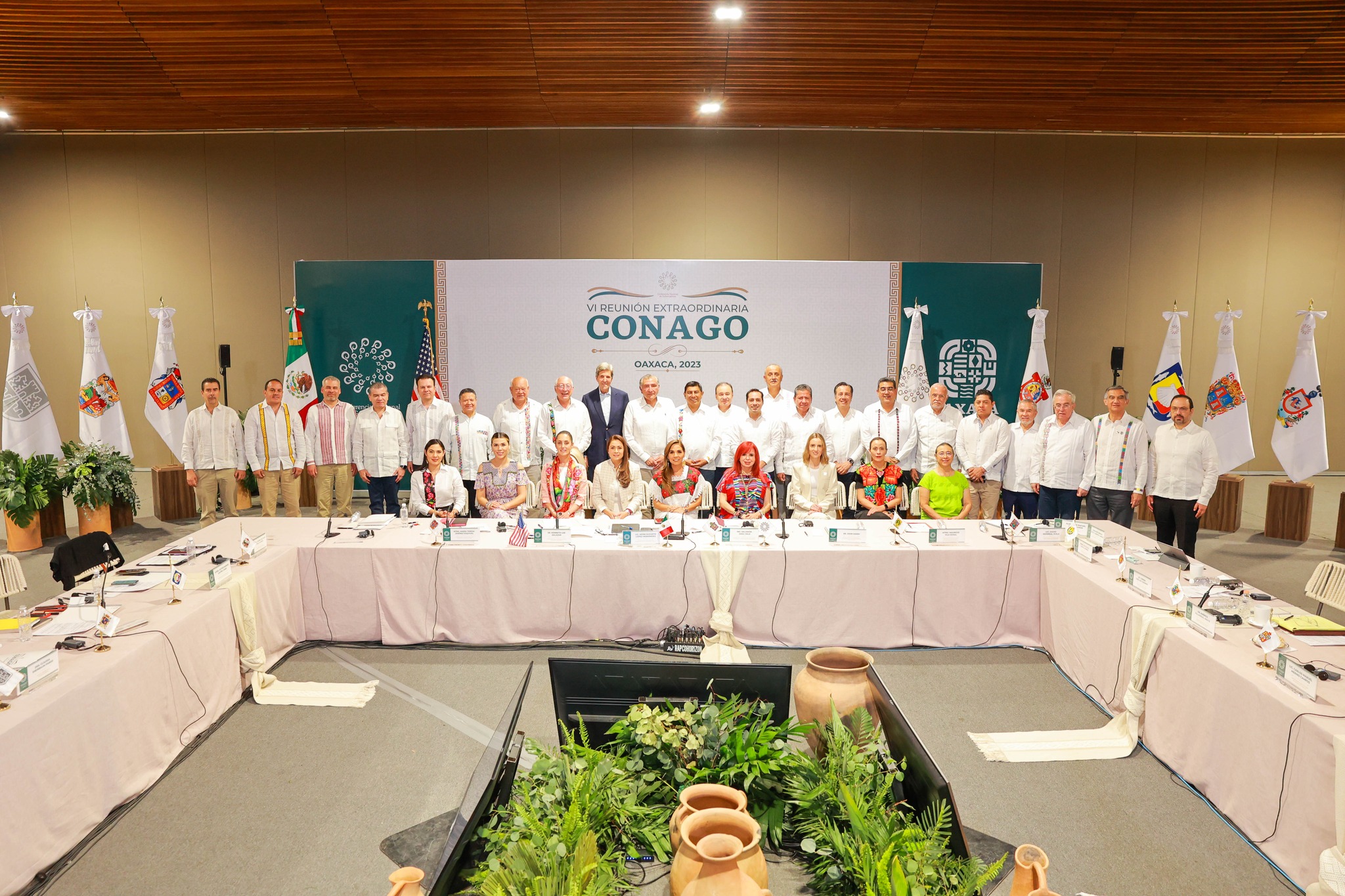 Asiste Víctor Castro a reunión de la CONAGO en Oaxaca