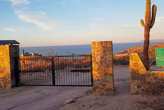 Mensaje a los afectados por todos los parientes de Don Vergas que se apropian de nuestras playas