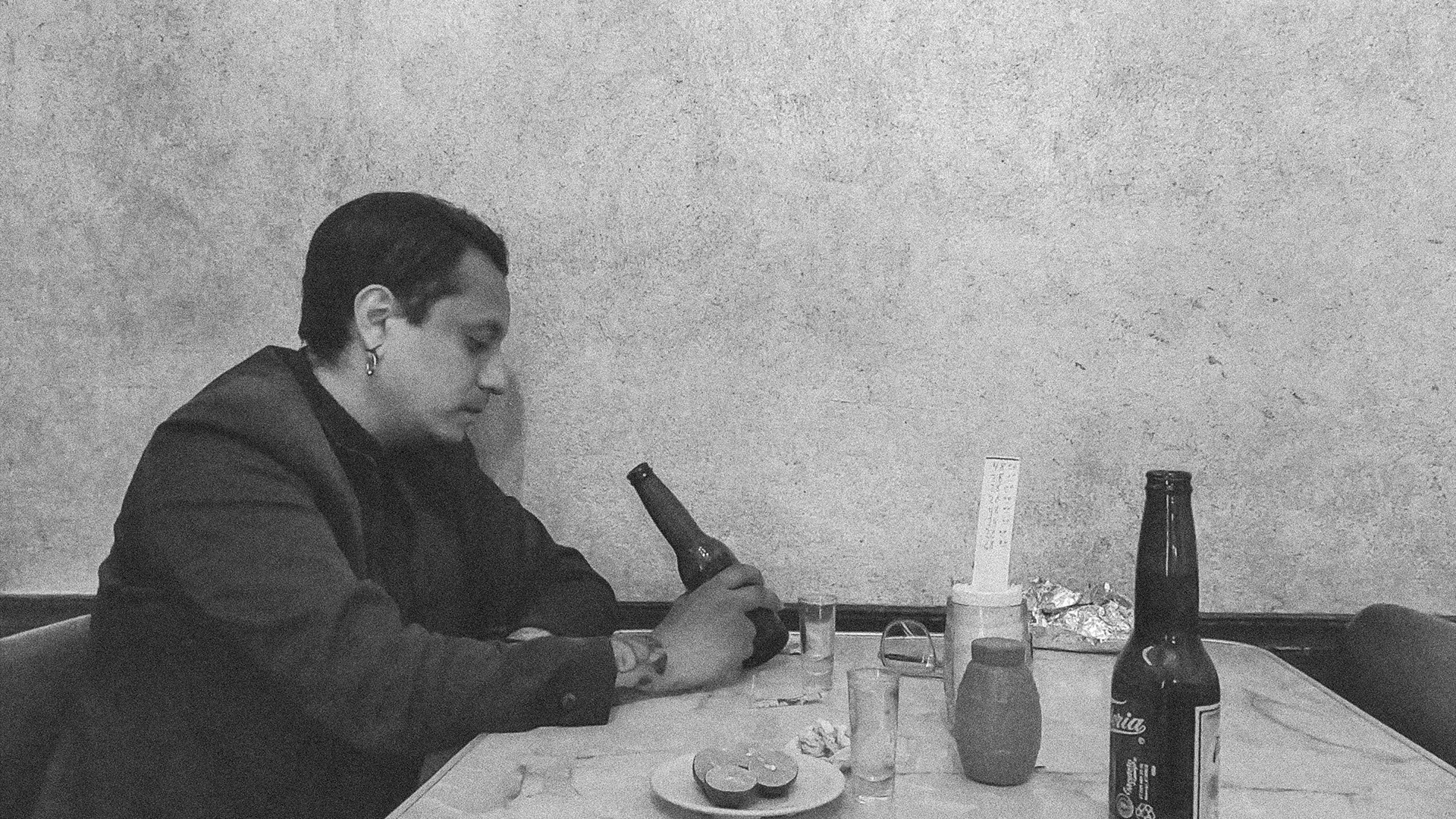 Un mezcal en el Belmont con Lázaro Cristóbal Comala