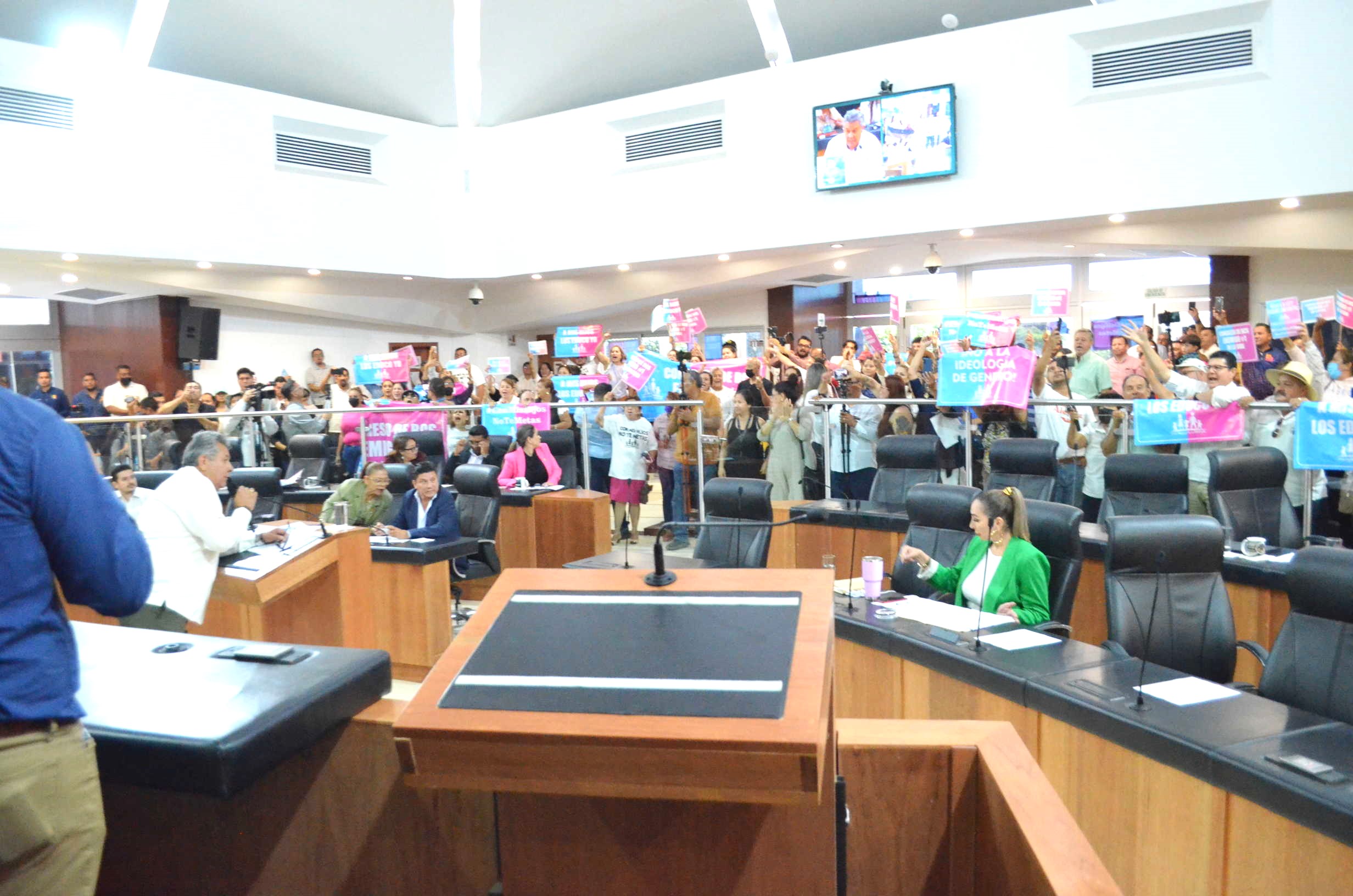 Presentan dictamen: de aprobarse actas de nacimiento respetarán identidad de género y cambio de nombre sin distingo de edad