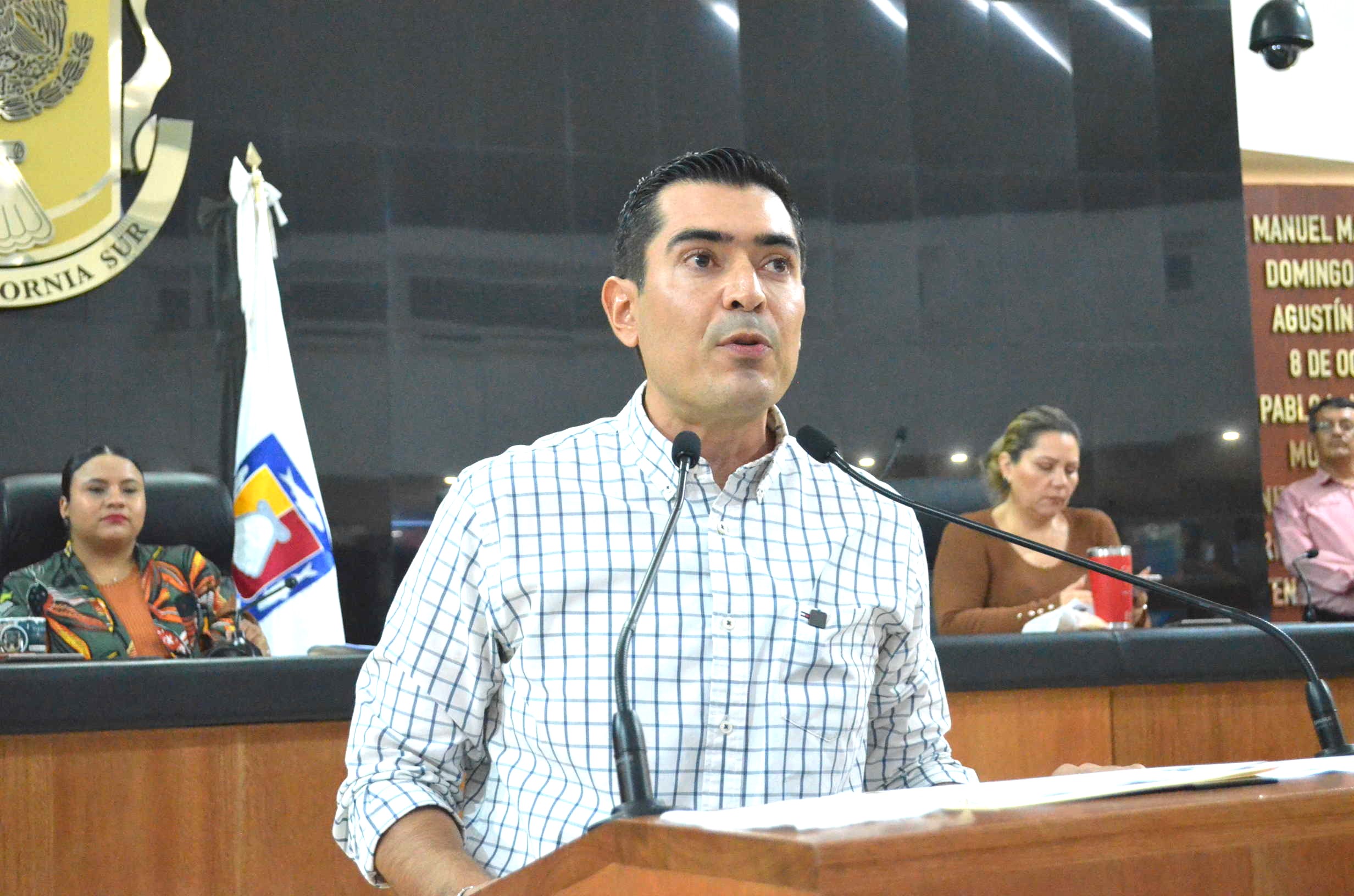 Diputado del PAN pide analizar reforma en materia de actas de nacimiento