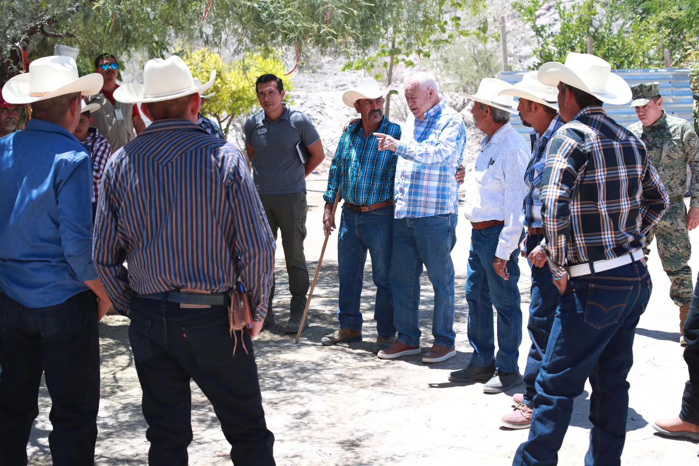 Realiza VCC gira de trabajo por delegación de Los Dolores; supervisa obras y acciones