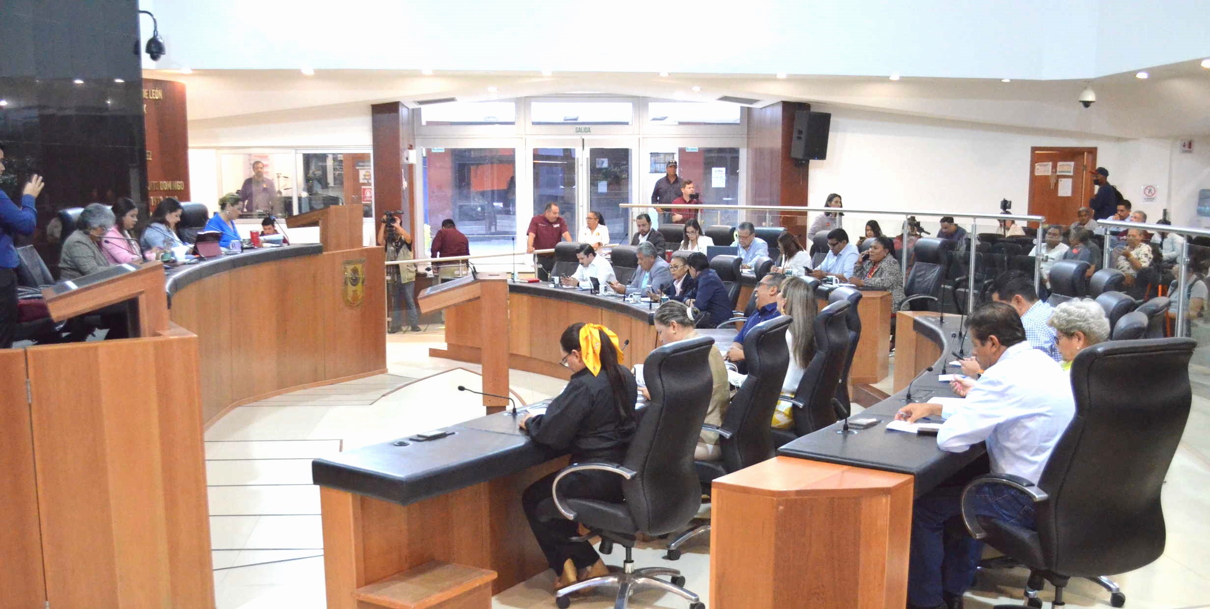 Reeligen al Magistrado Serrano