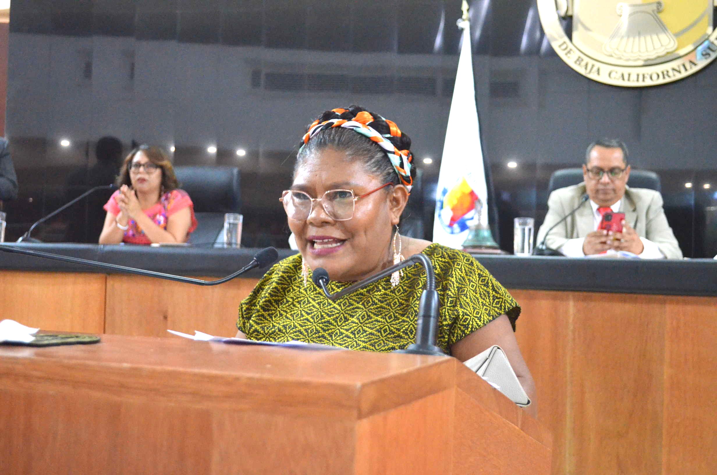 Rinde la diputada Eufrocina López Velasco informe de trabajo de la Diputación Permanente