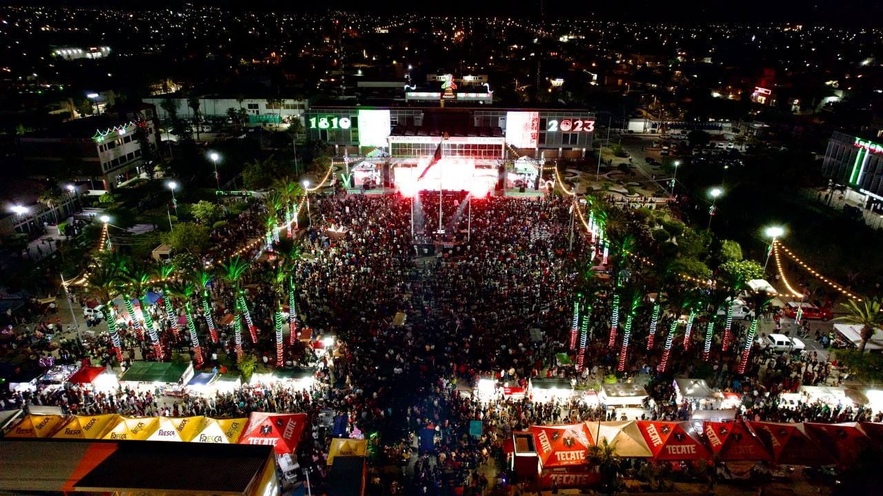 En BCS gritan: ¡Viva México!