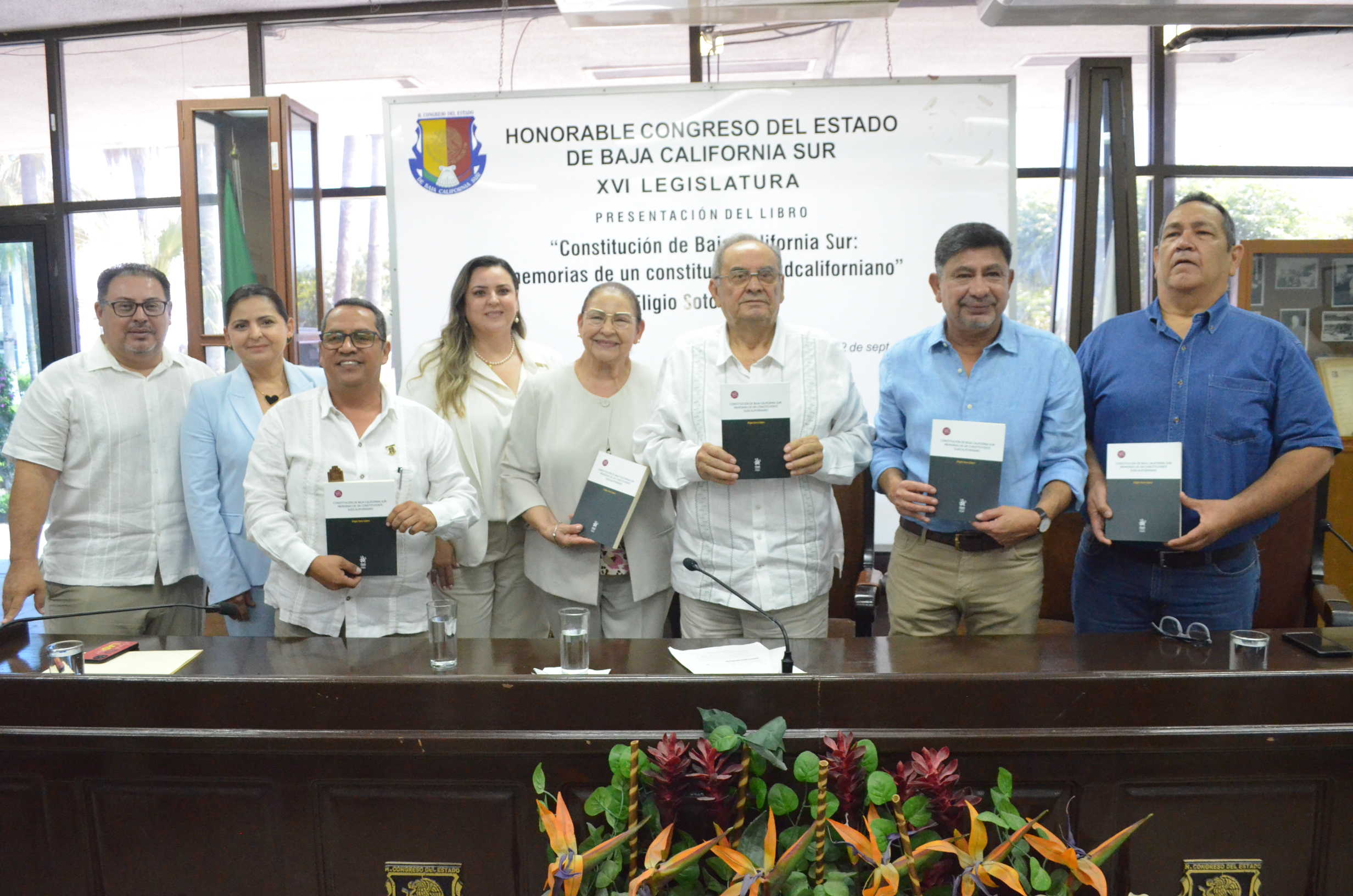 Eligio Soto presenta libro: “Memorias de un Constituyente Sudcaliforniano”
