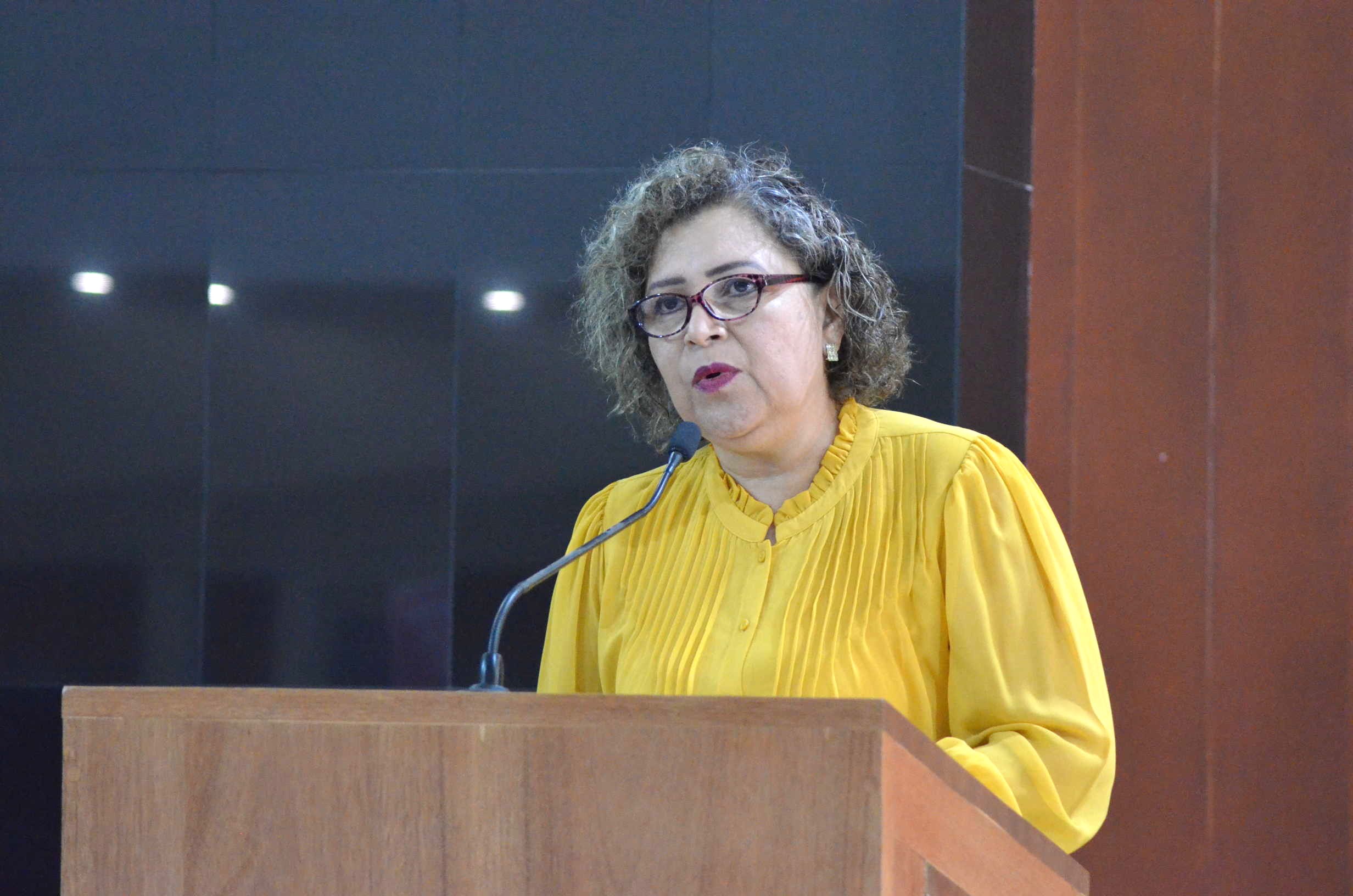 Diputada de oposición exhorta hacer cumplir el Reglamento en materia de violencia hacia las mujeres