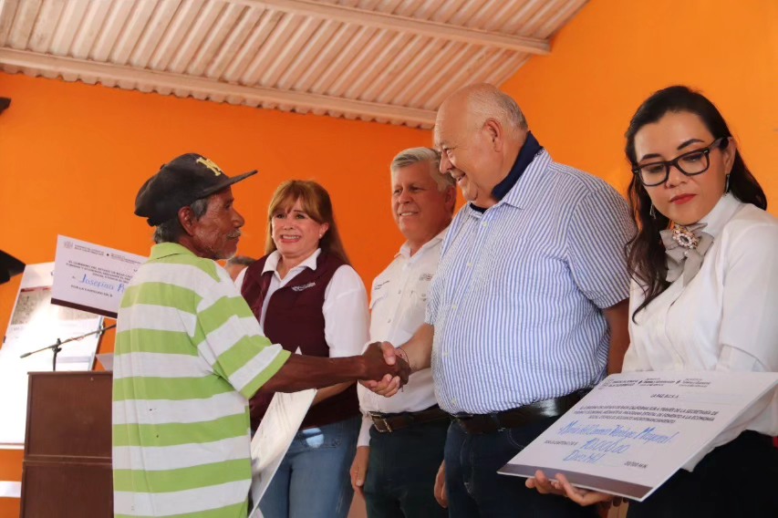 Gobierno de BCS entrega 34 mdp para apoyar a Comondú