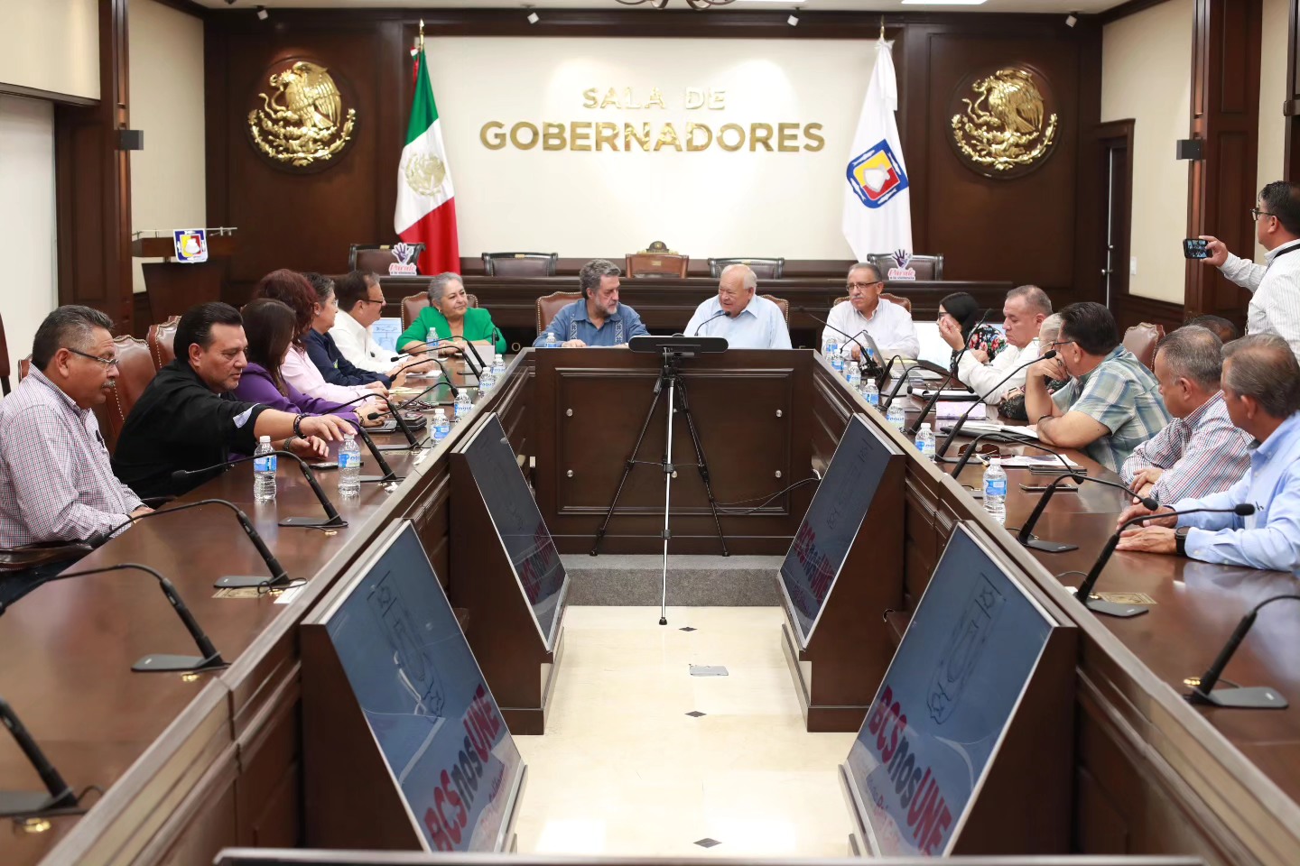 Se reúnen gobernador y subsecretario de educación superior