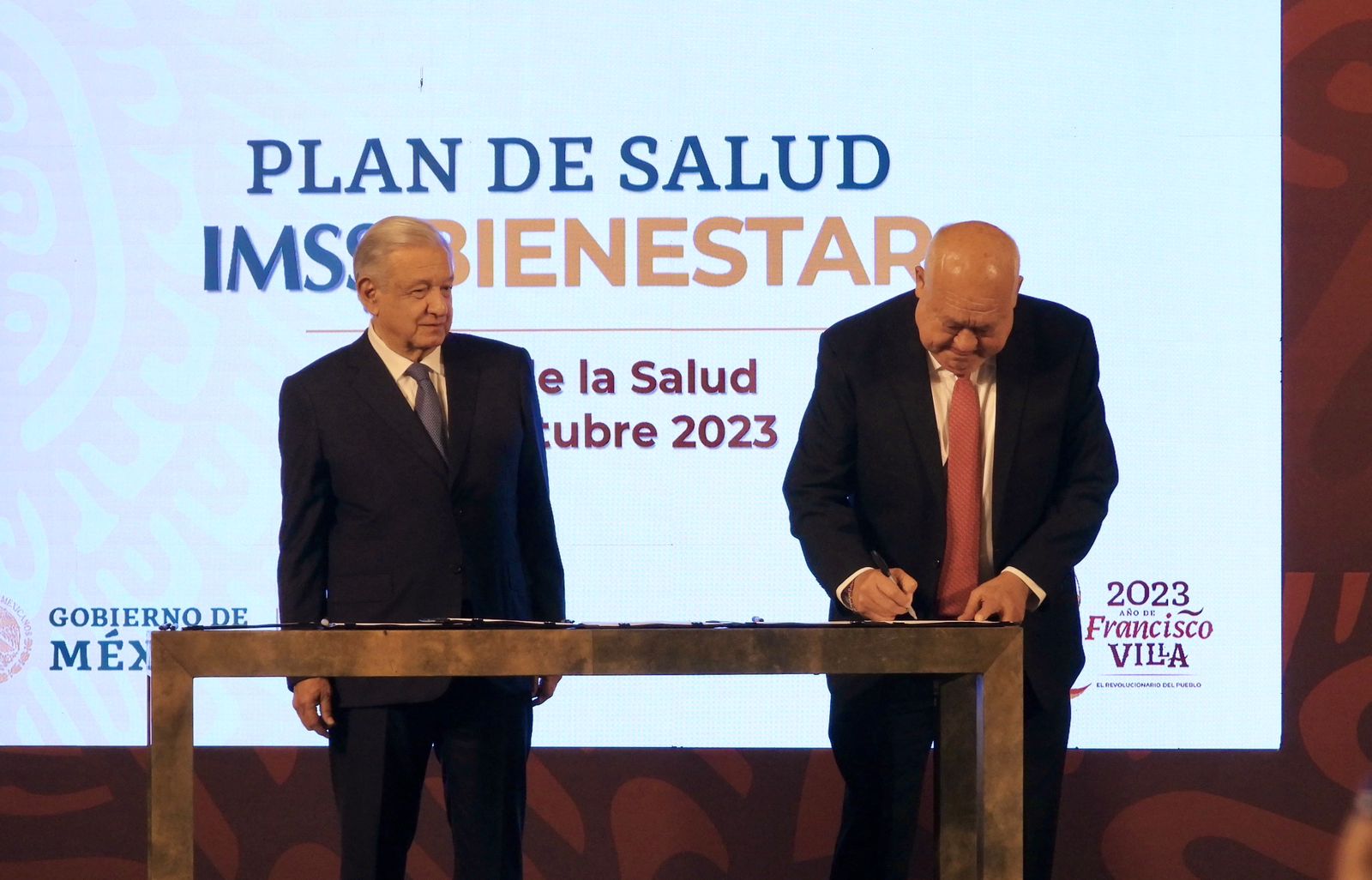 Firma BCS acuerdo de federalización del sistema IMSS-Bienestar