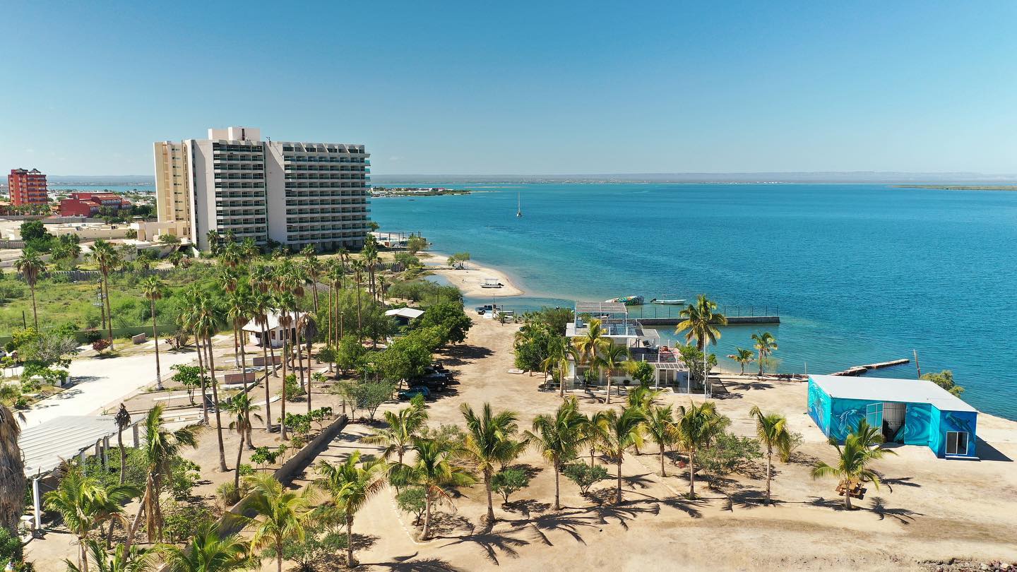 Gobierno de BCS contra privatización de playas en La Paz