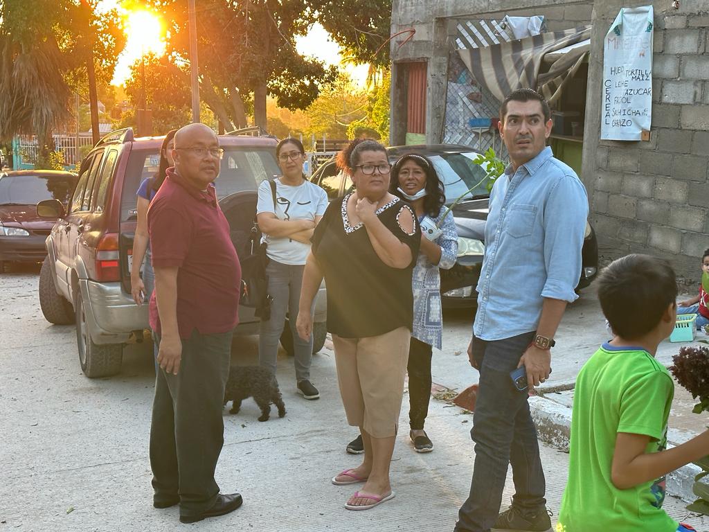 Rigo Mares atiende los afectados por «Norma»