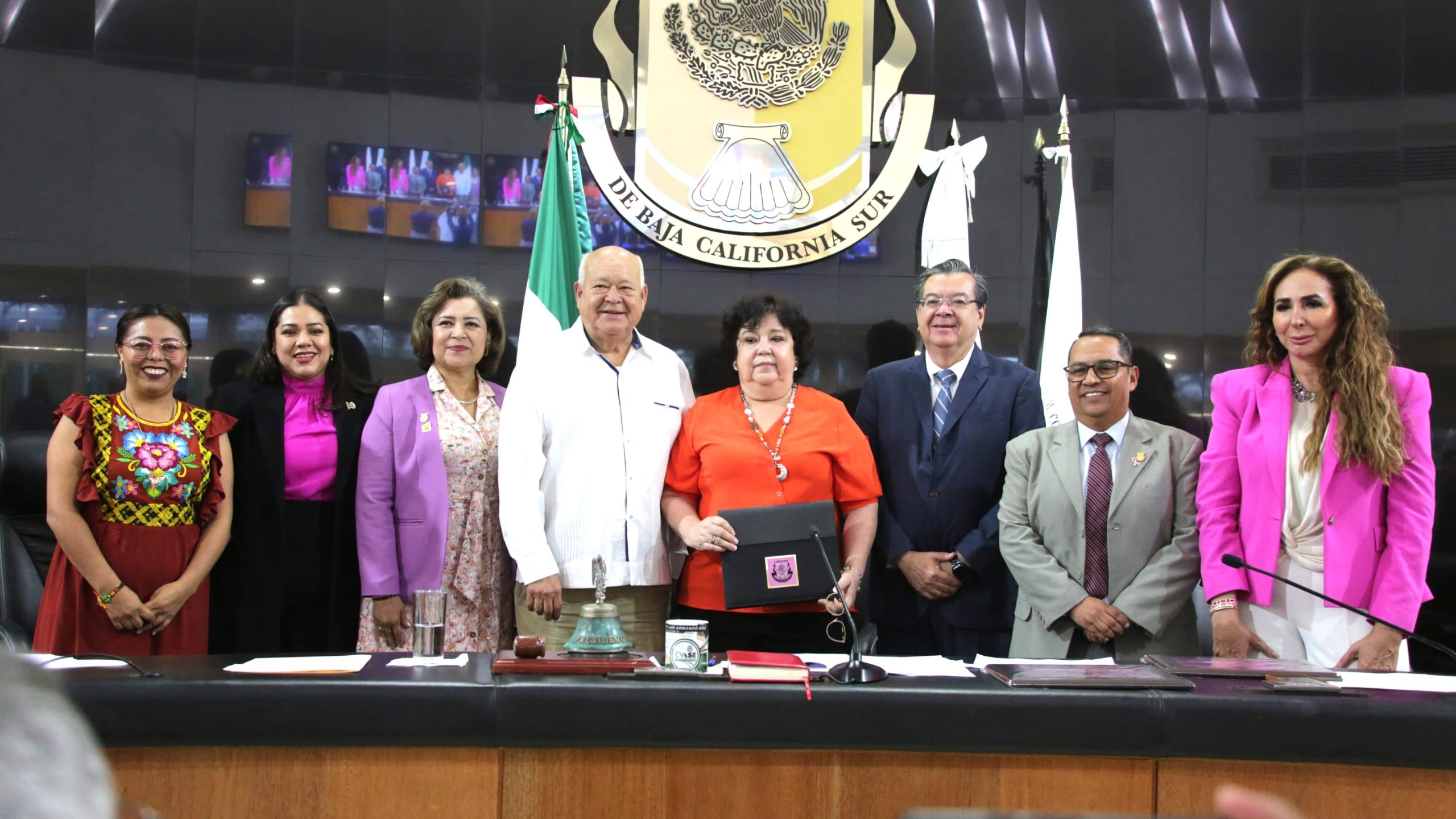 Liliana Edith Lyle Fritch Recibe la Medalla «María Dionisia Villarino Espinoza»