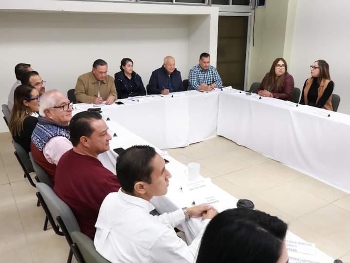 Gobernador se reúne con funcionarios del Gobierno de BCS en Los Cabos
