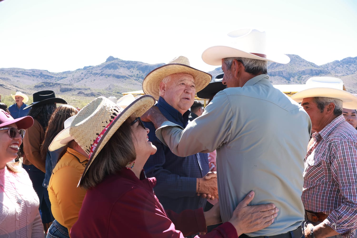 Gobierno de BCS asegura trabajar por los pueblos sierreños